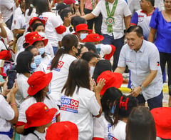 Mandaluyong fire victims receive needed aid